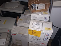 Lot 38 - frequentie omvormer abb. 13 stuks - afbeelding 1 van  3
