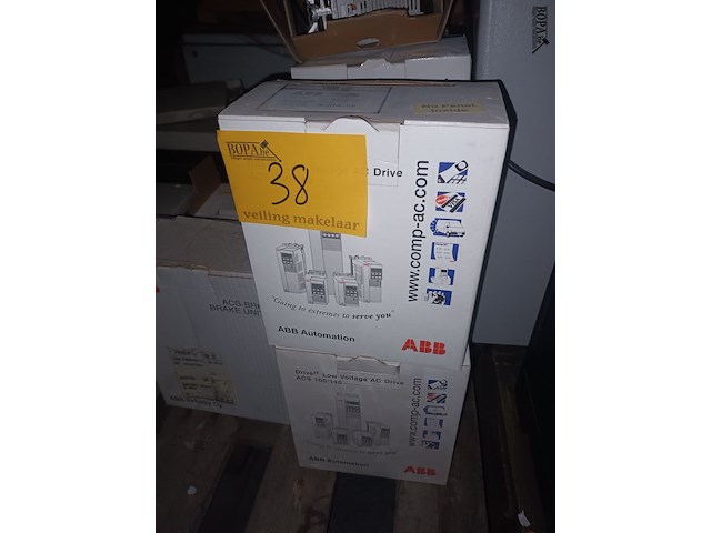 Lot 38 - frequentie omvormer abb. 13 stuks - afbeelding 2 van  3