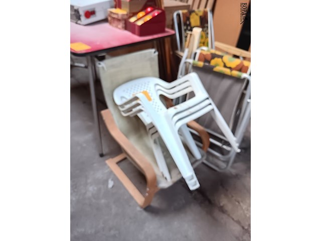 Lot 38 - kinderstoelen. 4 stuks - afbeelding 1 van  2