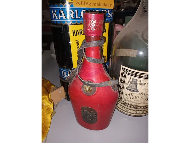 Lot 38 - oude verzamel flessen. 3 stuks - afbeelding 2 van  4