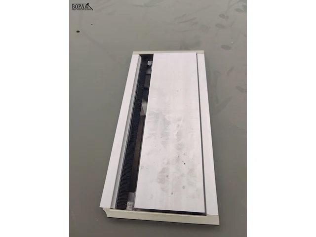 Lot 38 - rechthoekig bureeltafel met glasblad - afbeelding 2 van  4