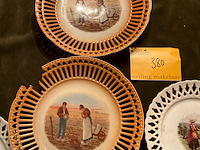 Lot 380 - borden met kanten boord, 6 stuks - afbeelding 4 van  7