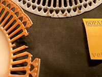 Lot 380 - borden met kanten boord, 6 stuks - afbeelding 7 van  7