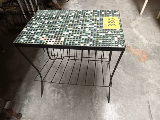 Lot 380 - retro krantenrekje - afbeelding 2 van  4