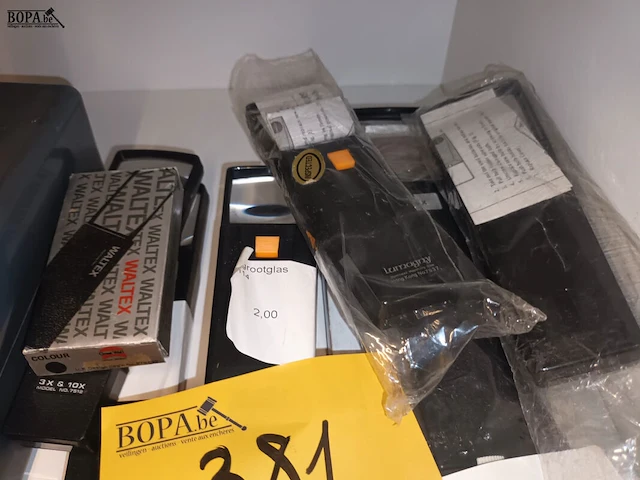 Lot 381 - microscoop en vergrootglazen. 10 stuks - afbeelding 2 van  3