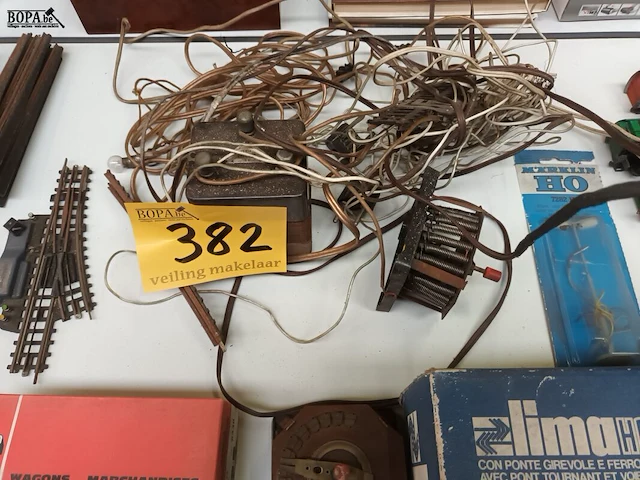 Lot 382 - modeltreinen en sporen - afbeelding 5 van  8