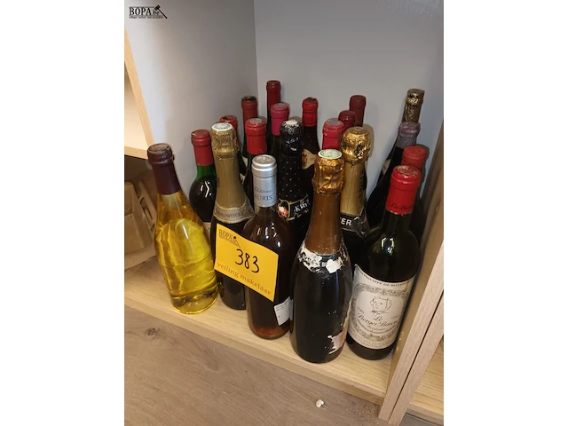 Lot 383 - flessen wijn en drank. 36 stuks - afbeelding 2 van  5