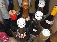 Lot 383 - flessen wijn en drank. 36 stuks - afbeelding 3 van  5