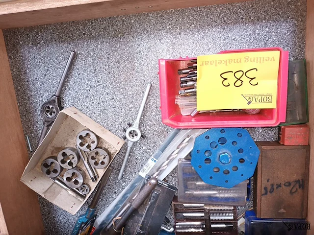 Lot 383 - gereedschap - afbeelding 1 van  3