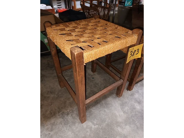 Lot 383 - krukje. 2 stuks - afbeelding 2 van  3