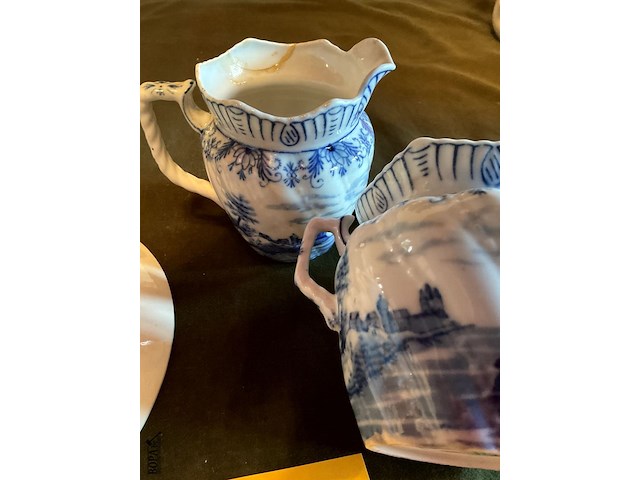 Lot 383 - set van 3 wit-blauw hollands, 4 stuks - afbeelding 4 van  4