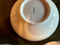 Lot 384 - kommetje chinees/2 oude bordjes, 3 stuks - afbeelding 3 van  3