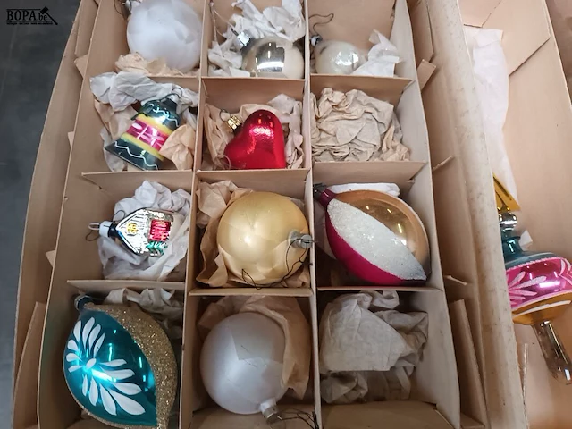 Lot 385 - antieke kerstballen. 50 stuks - afbeelding 3 van  5