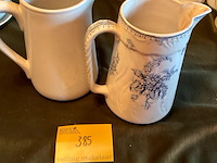 Lot 385 - lampetkannen erica/meibloem, 2 stuks - afbeelding 2 van  6