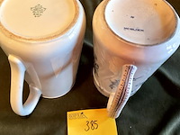 Lot 385 - lampetkannen erica/meibloem, 2 stuks - afbeelding 6 van  6