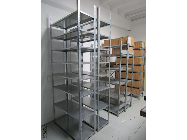Lot 386 - metalen rekken. 13 stuks - afbeelding 4 van  6