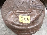 Lot 386 - poef - afbeelding 1 van  3