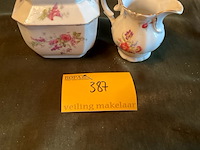 Lot 387 - melk-en suikerpotje limoges, 3 stuks - afbeelding 1 van  4