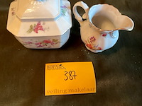 Lot 387 - melk-en suikerpotje limoges, 3 stuks - afbeelding 2 van  4