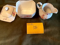 Lot 387 - melk-en suikerpotje limoges, 3 stuks - afbeelding 3 van  4