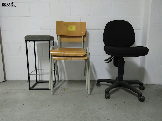 Lot 387 - stoelen. 4 stuks - afbeelding 2 van  2