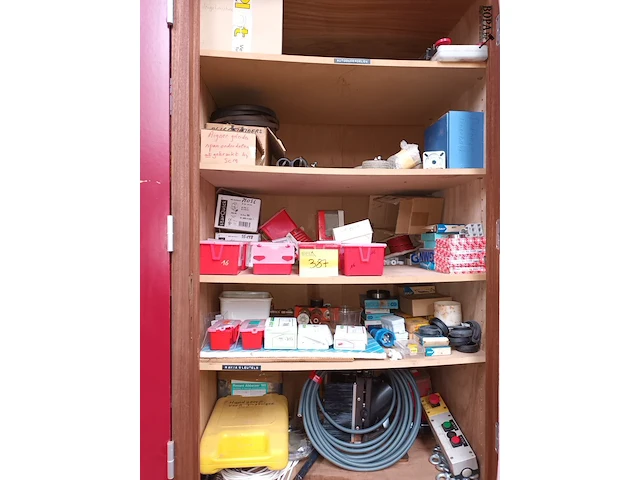 Lot 387 - werkmateriaal en machine onderdelen - afbeelding 1 van  8