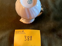 Lot 388 - melkkannetje,wit en verguld porselein sarreguemines louis xv - afbeelding 3 van  3