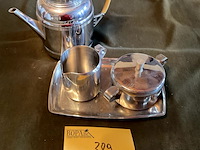 Lot 389 - inox vintage kannetje en melk en suikerpotje, 4 stuks - afbeelding 1 van  3