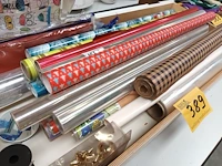 Lot 389 - kado verpakkingsmateriaal - afbeelding 3 van  3