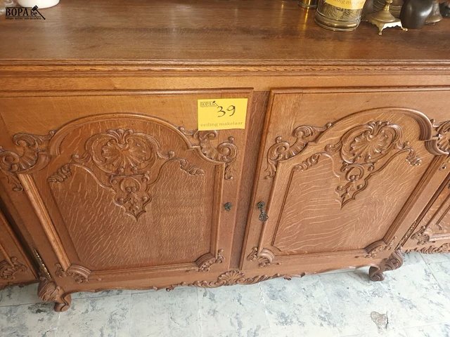 Lot 39 - antieke houten dressoir kast - afbeelding 1 van  4