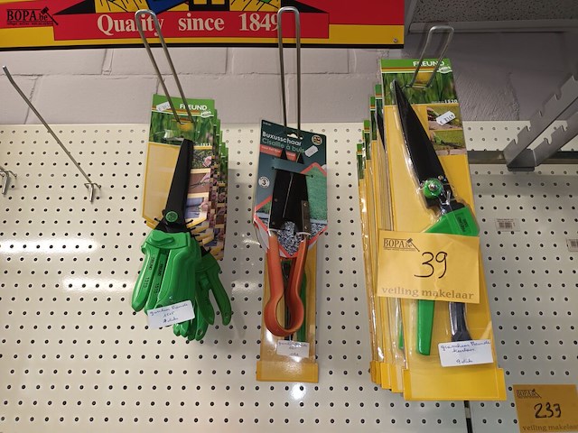 Lot 39 - grasscharen en buxusscharen. 19 stuks - afbeelding 1 van  5