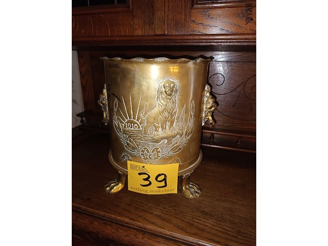 Lot 39 - herdenkingspot wo i - afbeelding 1 van  4