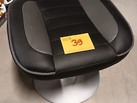 Lot 39 - kruk - afbeelding 1 van  3