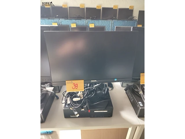 Lot 39 - lenovo thinkcentre computer - afbeelding 1 van  1
