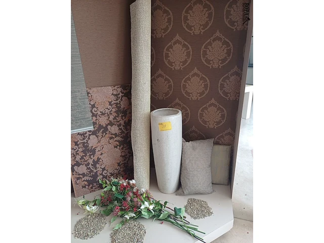 Lot 39 - lot decoratie - afbeelding 1 van  4