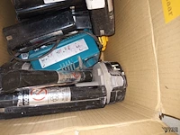Lot 39 - makita batterijen en laders - afbeelding 3 van  3