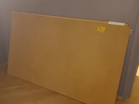 Lot 39 - mdf en podium - afbeelding 1 van  4