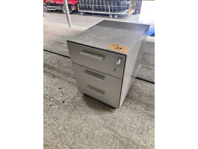 Lot 39 - metalen ladenblokje - afbeelding 1 van  2
