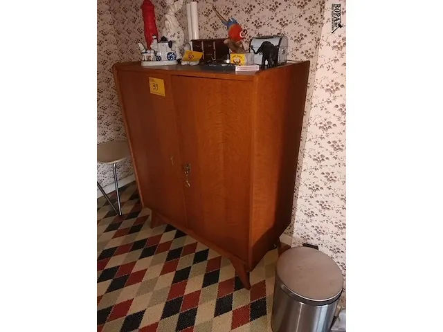 Lot 39 - vintage kast - afbeelding 3 van  4