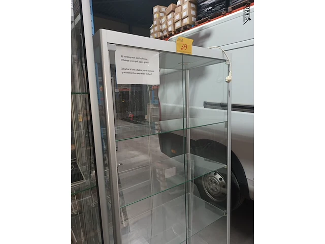 Lot 39 - vitrine kast - afbeelding 4 van  4
