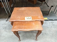 Lot 391 - bijzettafels. 2 stuks - afbeelding 1 van  3