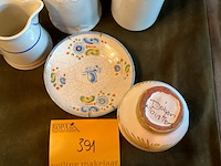 Lot 391 - variatie van melkkannetjes, 4 stuks - afbeelding 4 van  5