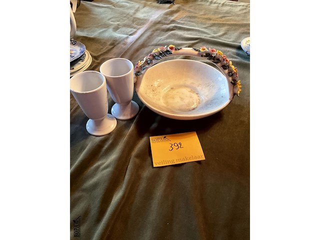 Lot 392 - schaaltje met 2 bekers l'hirondelle, 3 stuks - afbeelding 1 van  6