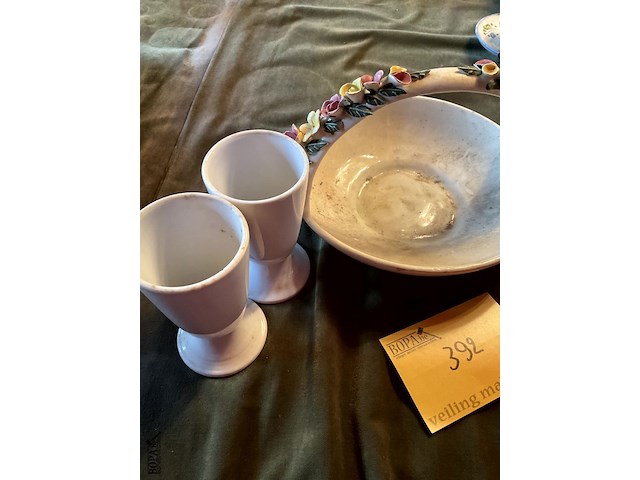 Lot 392 - schaaltje met 2 bekers l'hirondelle, 3 stuks - afbeelding 3 van  6