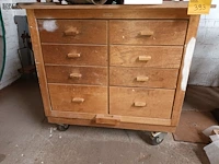 Lot 393 - houten materiaalkar - afbeelding 2 van  5