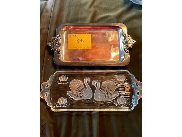 Lot 393 - verzilverde en kristallen schalen, 2 stuks - afbeelding 2 van  6