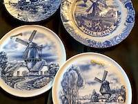 Lot 394 - hollandse bordjes delft, 4 stuks - afbeelding 2 van  5