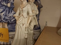 Lot 394 - porseleinen beelden. 4 stuks - afbeelding 2 van  3