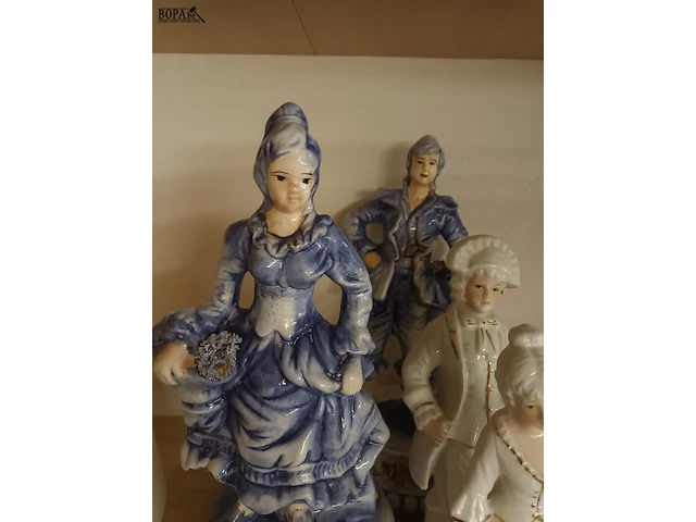 Lot 394 - porseleinen beelden. 4 stuks - afbeelding 3 van  3