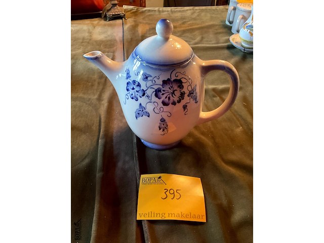 Lot 395 - koffie-theekan belgisch - afbeelding 2 van  3